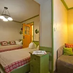 Kurant Bed & Breakfast 3*