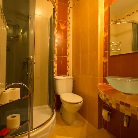 Kurant Bed & Breakfast 3*