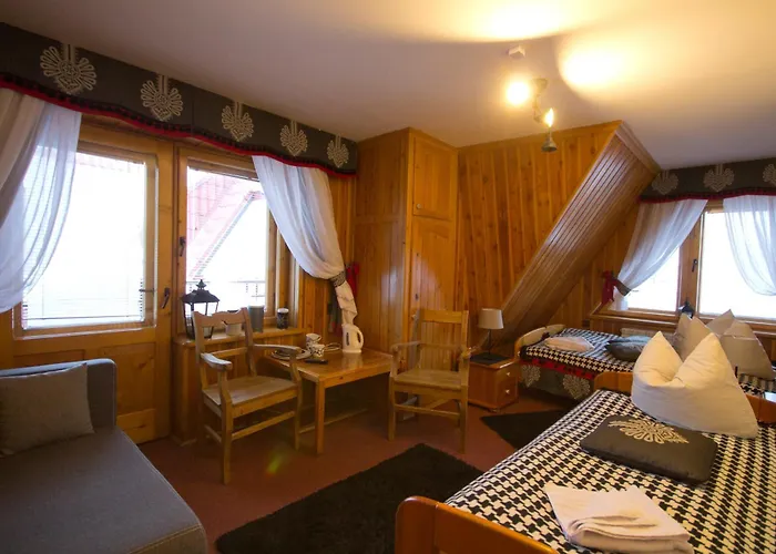 לינה וארוחת בוקר Kurant זקופאנה