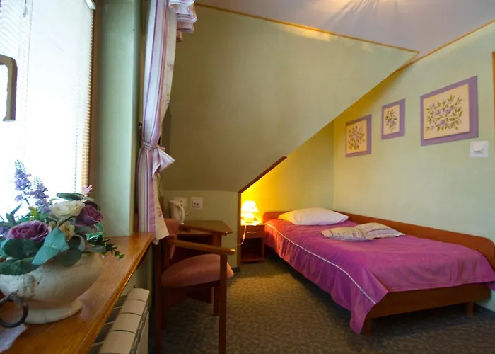 Kurant לינה וארוחת בוקר 3*