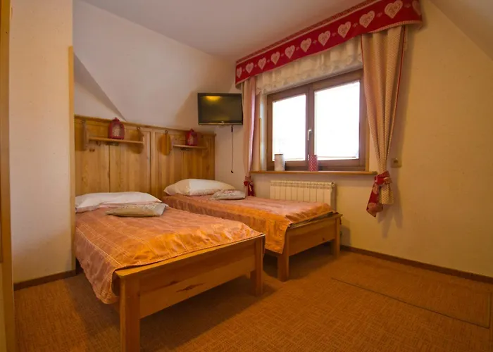 לינה וארוחת בוקר Kurant 3*